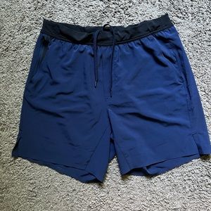 Ten Thousand Men’s interval short 7” size L
